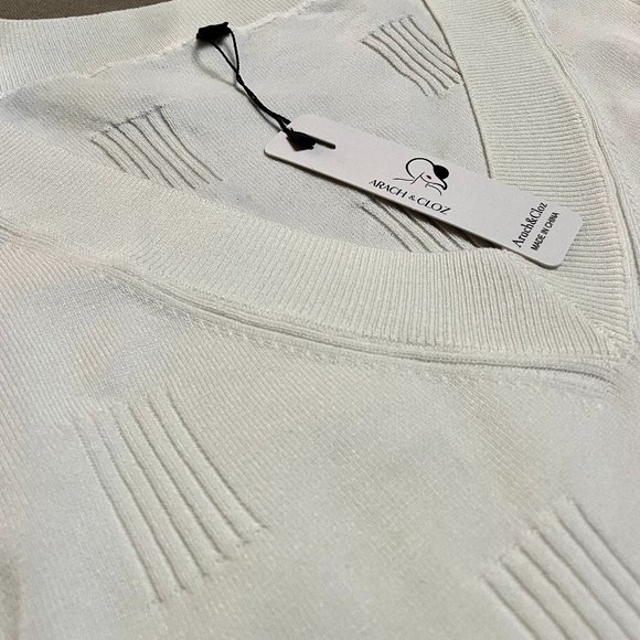 Off-White V-Neck Short Sleeve Knitted Sweater by Arach & Cloz - Picture 7 of 7